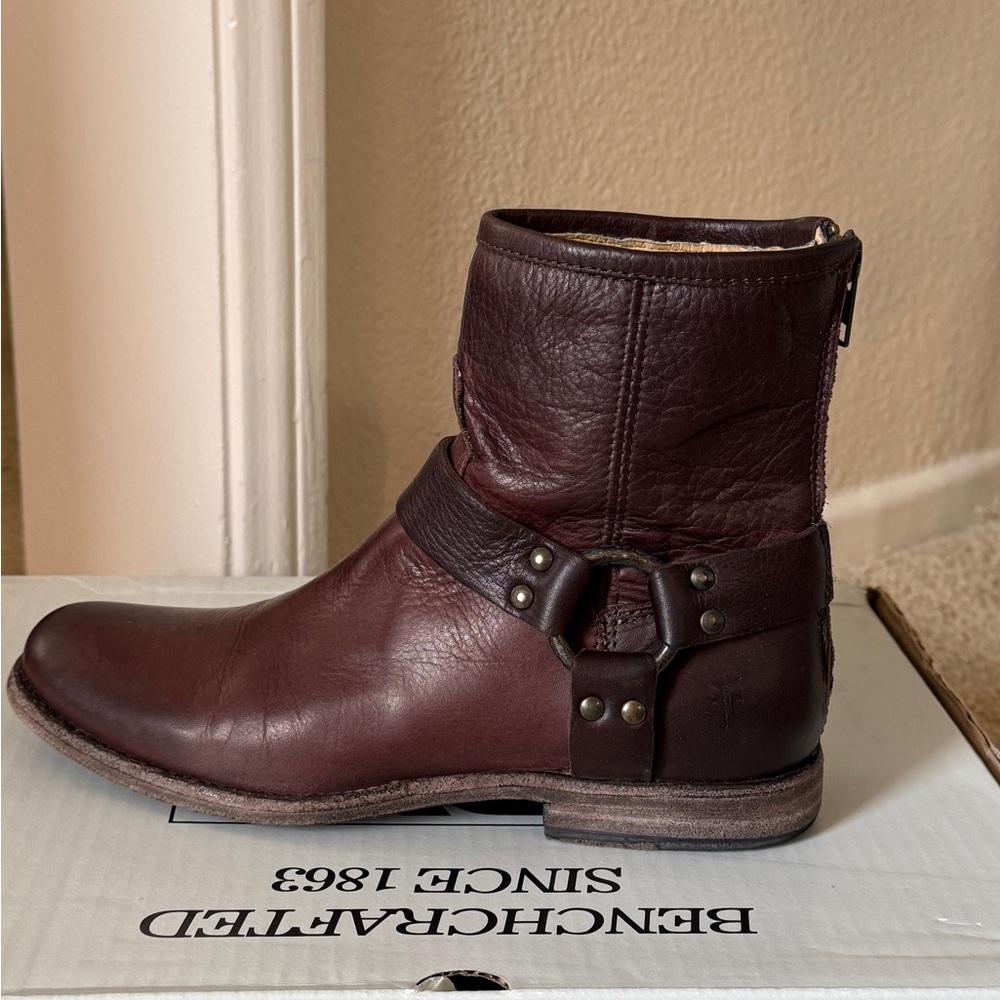 Women’s FRYE Phillip Harness Short Boots - Picture 5 of 9